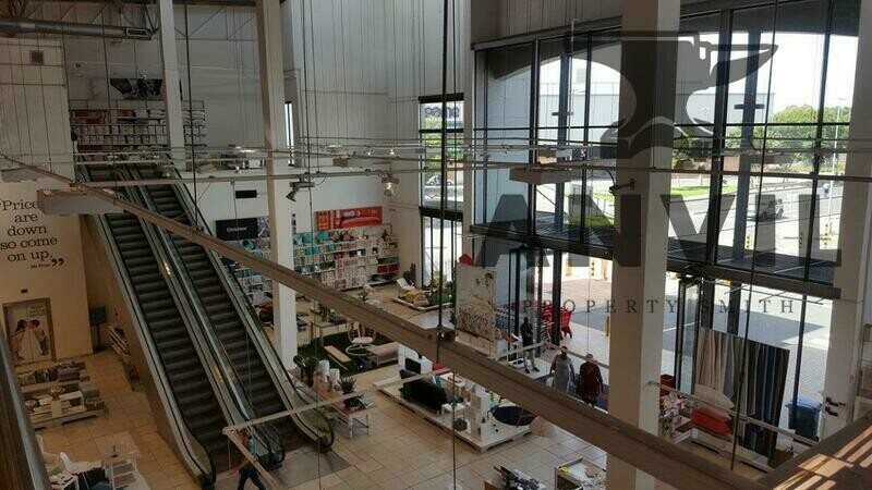 Greenstone Shopping Centre, Greenstone Hill - Outside shop  property image 2