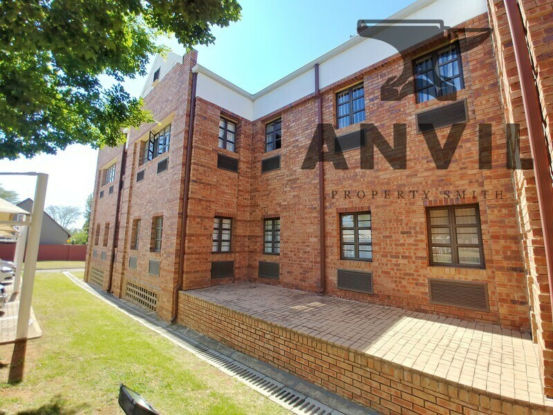 Boskruin Village Office Park, Randburg - Building 4 - Right side property image 3