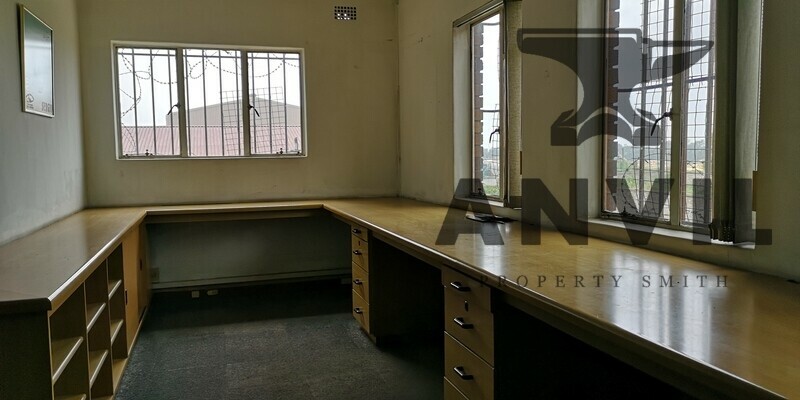 Corner Robbertson street and Knights Road, Knights, Germiston - Corner Robbertson street and Knights Road, Knights, Germiston property image 16