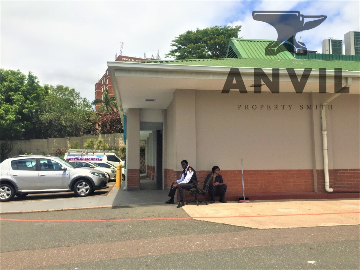 270 sqm Shop for rent in Malvern