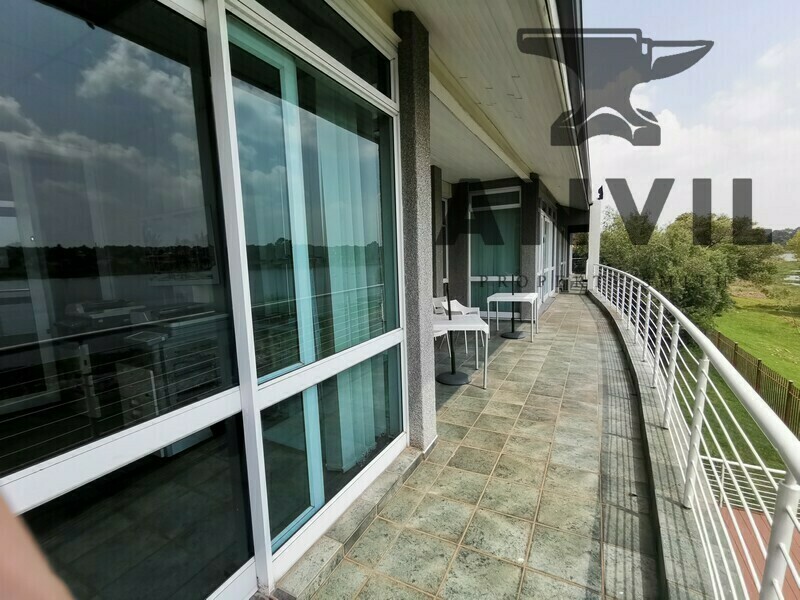 911 Lakeview Crest - Unit 2  property image 9