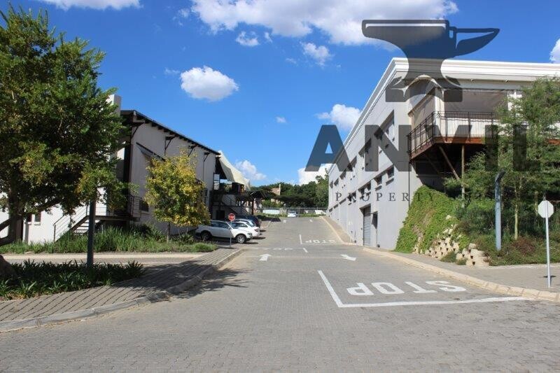 Bryanston Boulevard Shopping Complex, Sandton - Freestanding Showroom property image 31