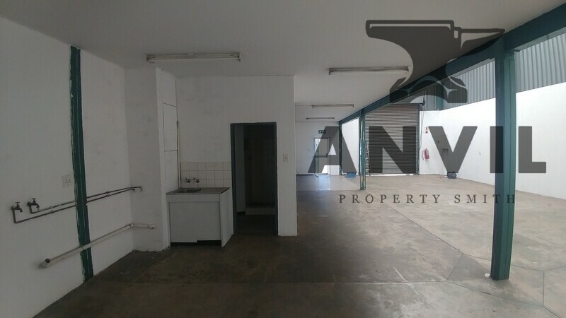 Enco Park, Crown Mines, Johannesburg - Unit 11 Warehouse property image 10