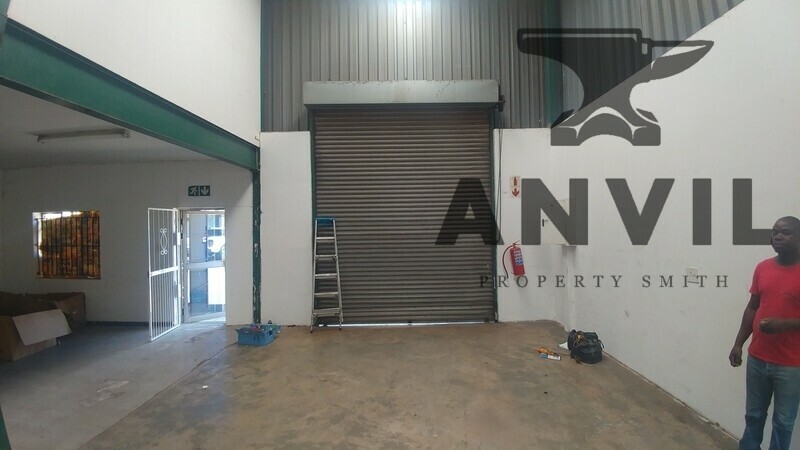 Enco Park, Crown Mines, Johannesburg - Unit 11 Warehouse property image 13