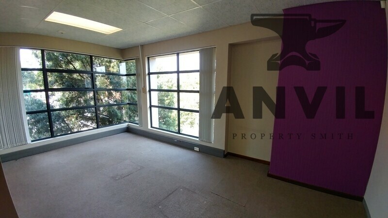 Queens Office Park - FF West Facing property image 3