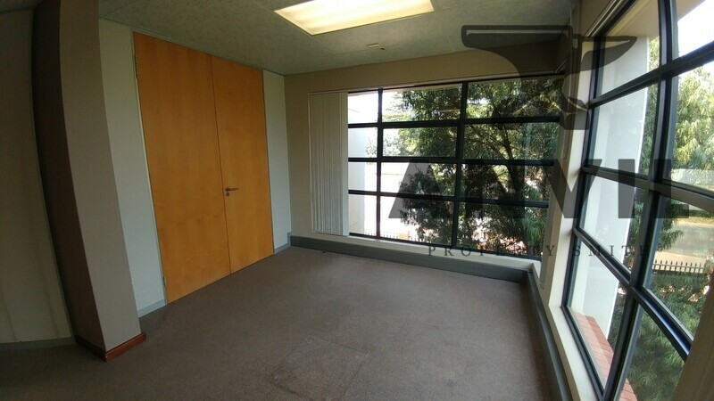 Queens Office Park - FF West Facing property image 9