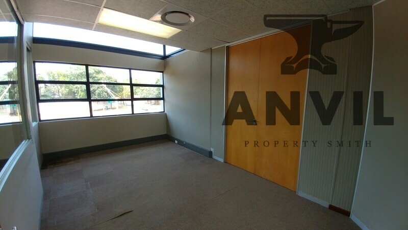 Queens Office Park - FF West Facing property image 11