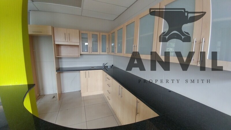 Queens Office Park - FF West Facing property image 18