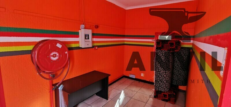 168 Voortrekker Rd, Goodwood Estate, Cape Town - 168 Voortrekker Rd, Goodwood Central property image 11