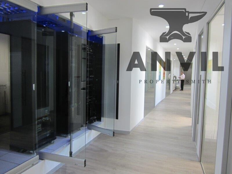 Regus Spaces, Atrium on 5th property image 10