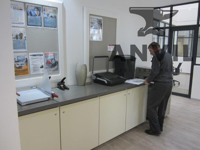 Regus Spaces, Atrium on 5th property image 11