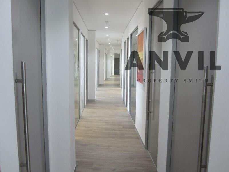 Regus Spaces, Atrium on 5th property image 30