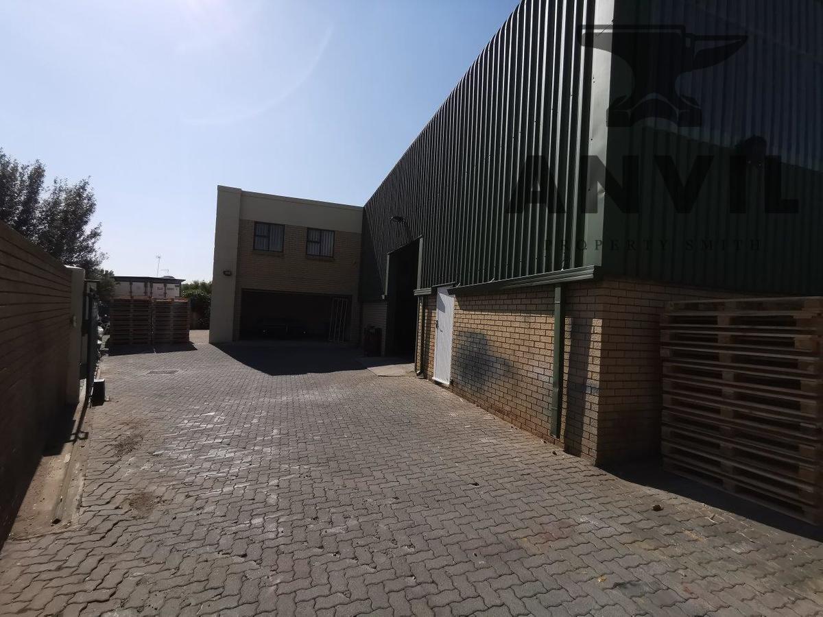 Secure standalone mini warehouse to let in FoundersviewModderfontein