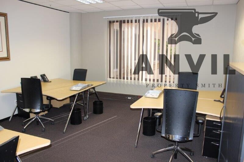 Regus Nelson Mandela Square, Sandton - 1 Person Office  property image 11