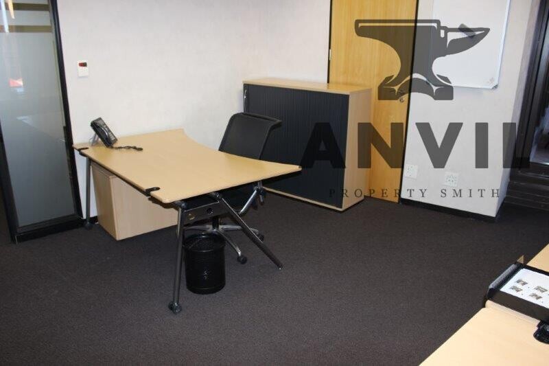 Regus Nelson Mandela Square, Sandton - 1 Person Office  property image 18