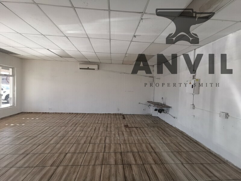 Highlands Shopping Centre, Centurion - Unit next to spar property image 4