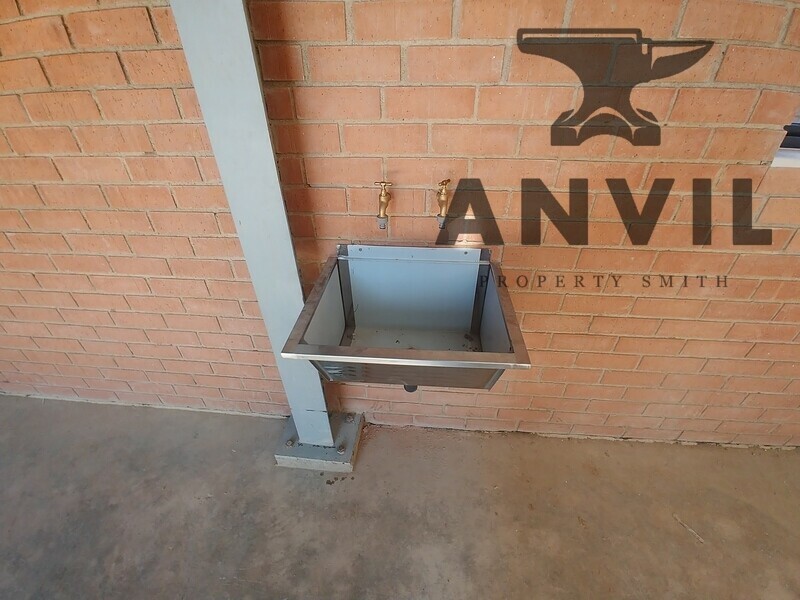 Battleship Industrial Park - Unit 2 property image 8