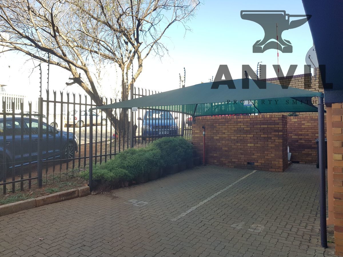 Corner Lenchen Avenue and Oude Molen Street, Centurion Centurion