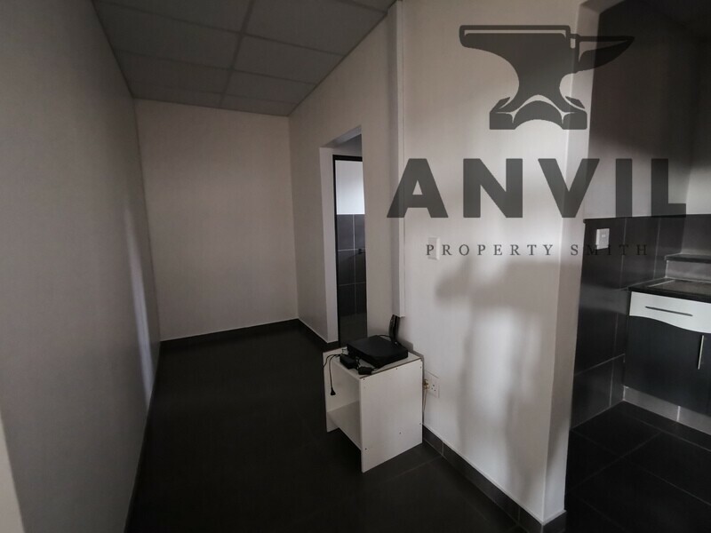 Factory @ N4 Gateway - Unit 7 property image 14