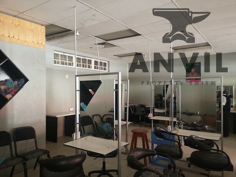 Pine Parkade - Shop 02 property image 4