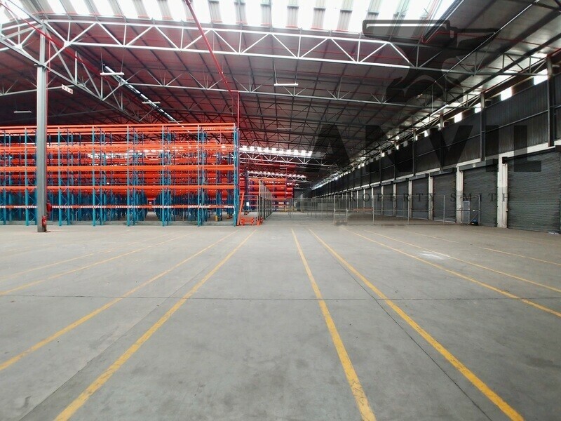 13 Freedom Way - Entire Building property image 2