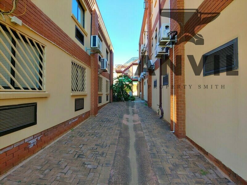 Panorama Office Park, Roodepoort - Building 10-1000m² property image 25
