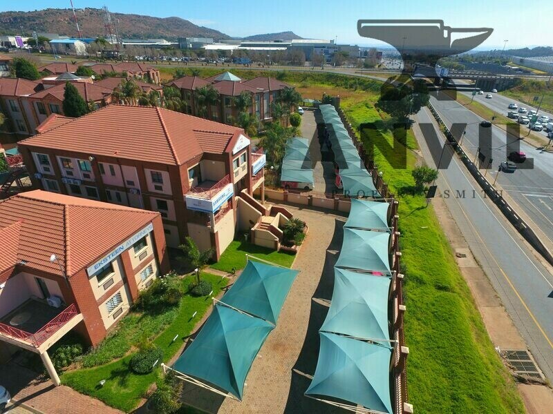 Panorama Office Park, Roodepoort - Building 10-1000m² property image 37