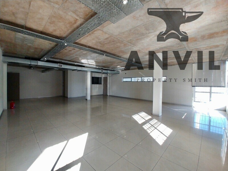 11 Kunene Circle - Entire Warehouse  property image 5