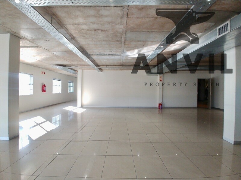 11 Kunene Circle - Entire Warehouse  property image 8