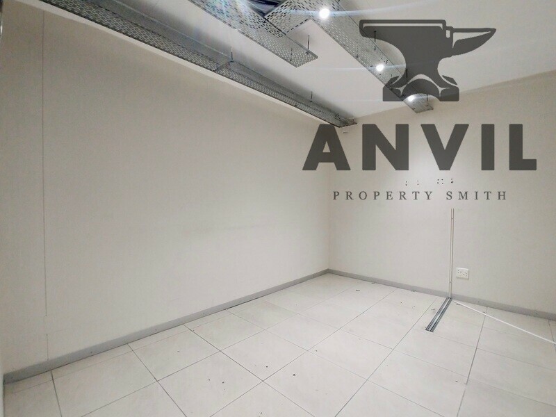 11 Kunene Circle - Entire Warehouse  property image 10