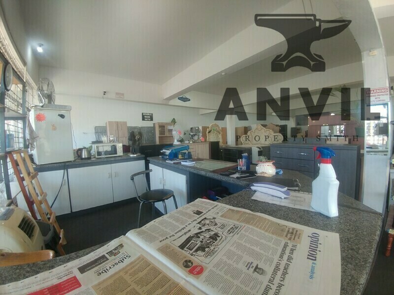 196 Commercial Rd - Ground Unit 1 property image 1