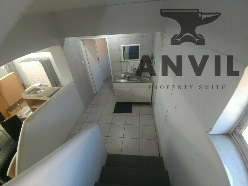 196 Commercial Rd - Ground Unit 1 property image 6