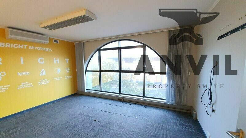 Heron Place - Mezzanine Level & 1st Floor property image 5