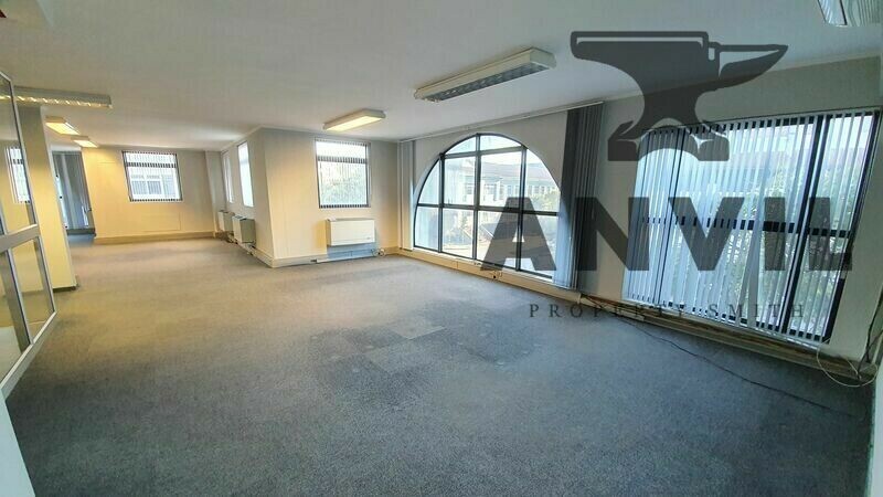 Heron Place - Mezzanine Level & 1st Floor property image 9