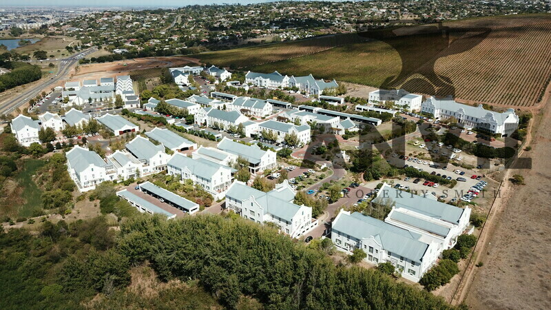 Vineyards Office Estate - Manor House - Ground Floor (South) property image 2
