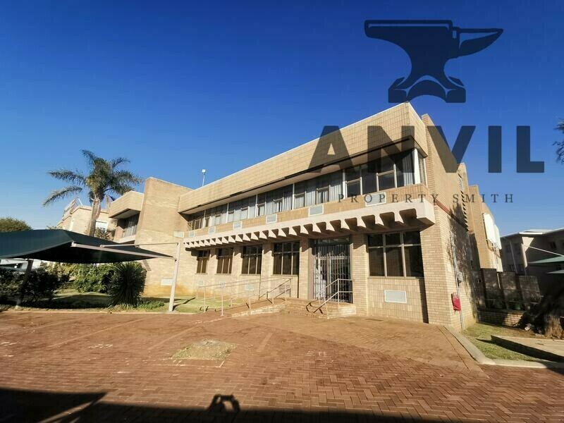 Erf 256-5 Meadowdale  - African Products- Entire Building  property image 17