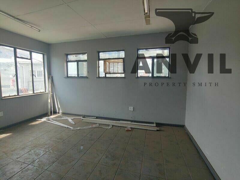 3 Fuchs Street, Alrode, Alberton - Ground Floor Unit 2 - Industrial warehouse to rent with three phase power - 2370sqm property image 15