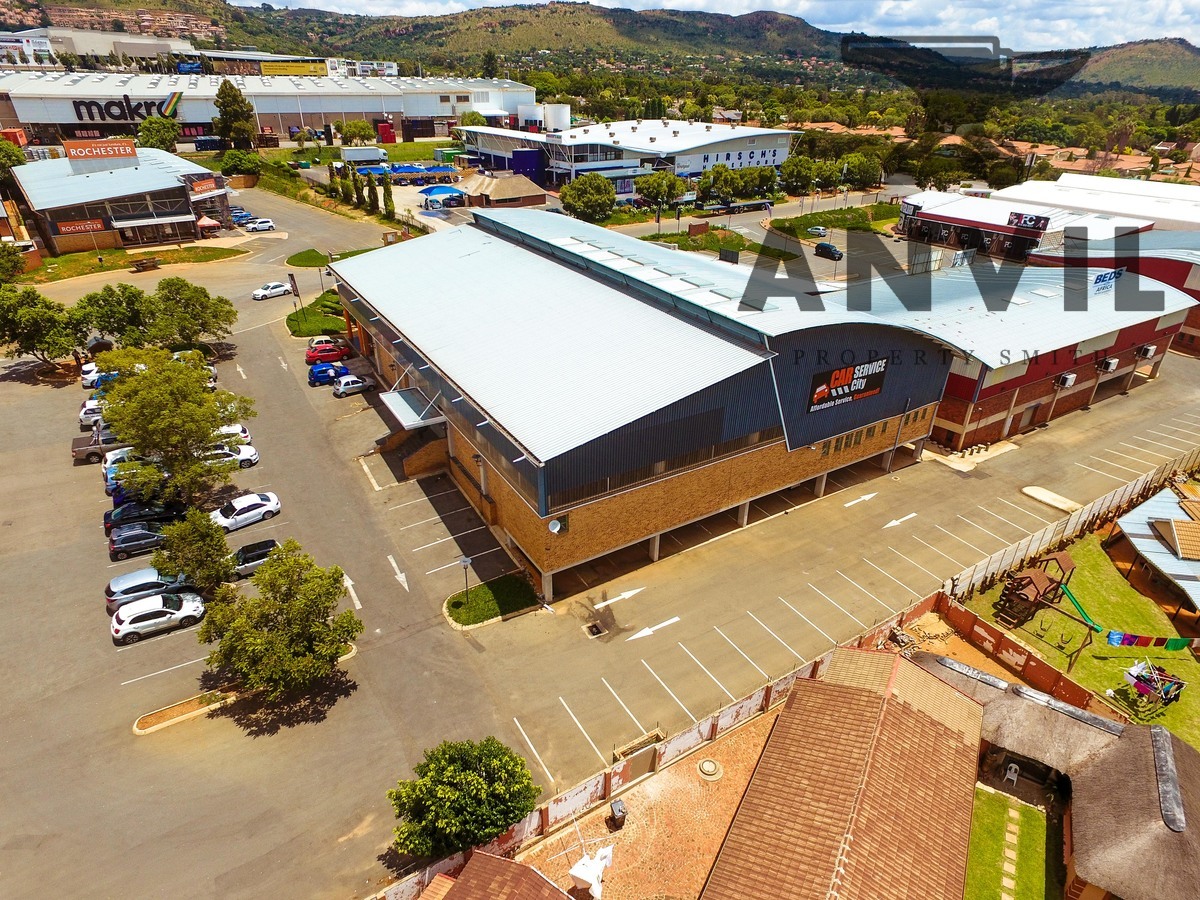 Immaculate Retail Shop To Rent in Strubensvalley with excellent exposure!