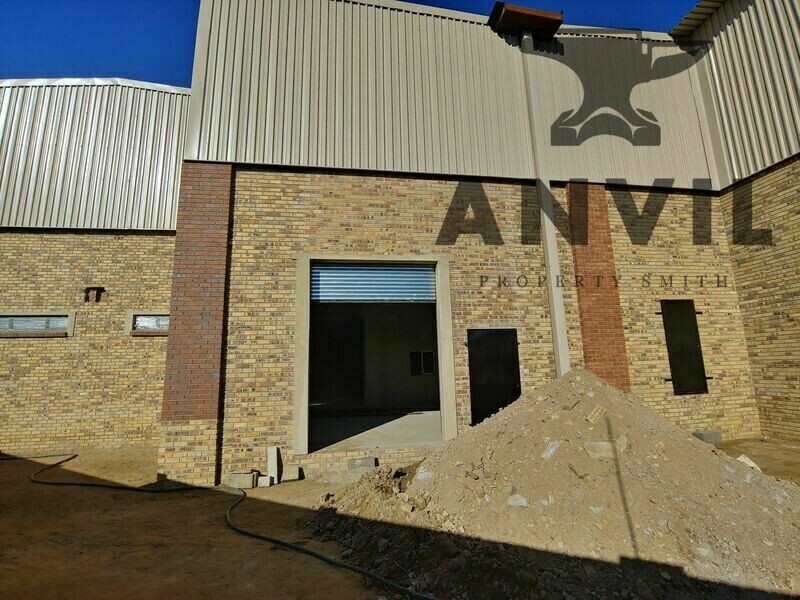 12 Langkloof Street - Ground Floor Mini Unit 1 - 233sqm - Mini warehouse unit with mezzanine area to rent in Alrode South property image 13