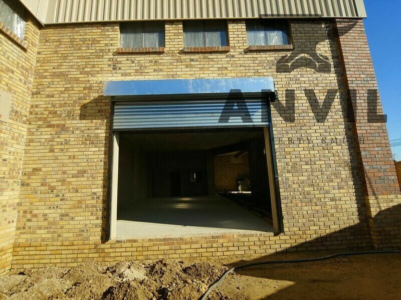 12 Langkloof Street - Ground Floor Mini Unit 1 - 233sqm - Mini warehouse unit with mezzanine area to rent in Alrode South property image 10