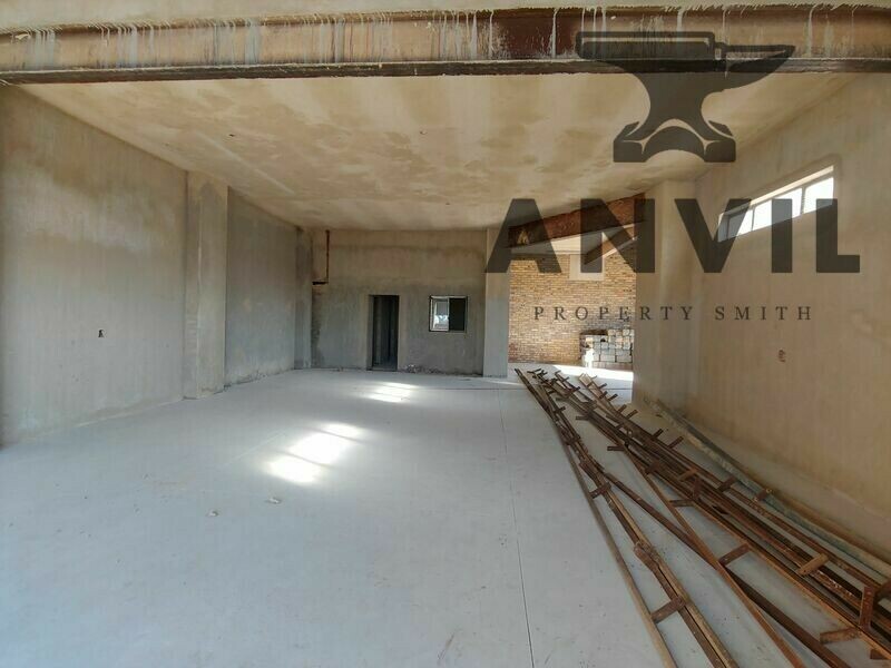 Ground Floor Mini Unit 1 - 233sqm - Mini warehouse unit with mezzanine area to rent in Alrode South