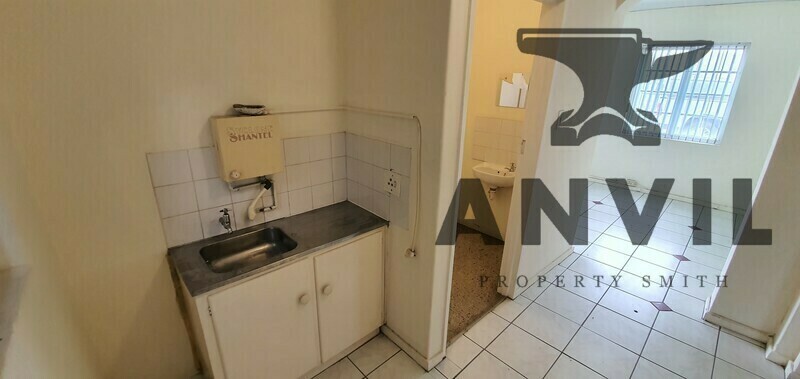 Ruco Business Park, Airport Industria 1 - Unit 11 property image 9