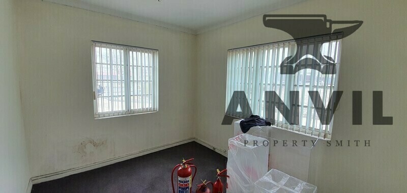 Ruco Business Park, Airport Industria 1 - Unit 11 property image 10