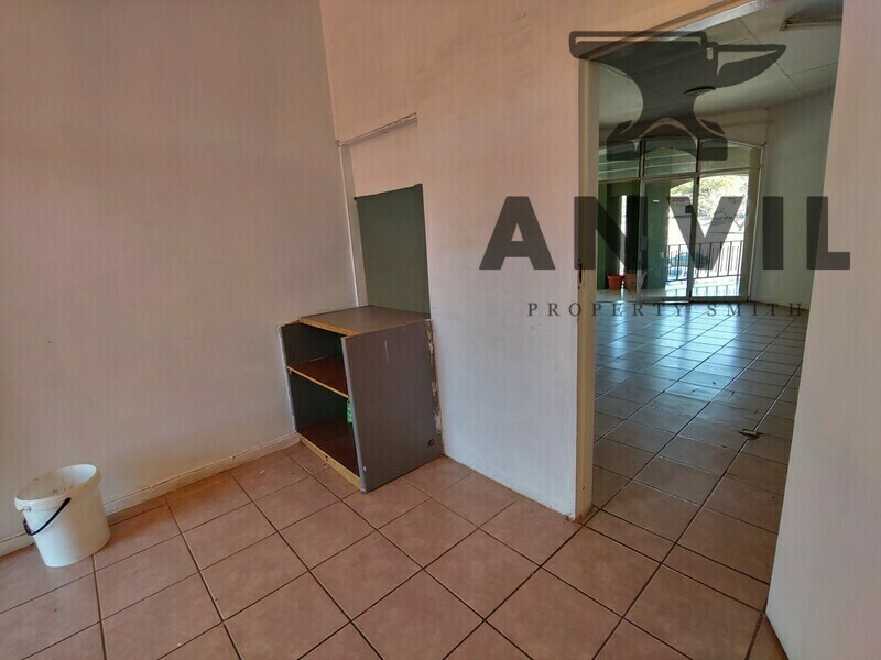 37 Figtree St - SHOP #15A property image 9