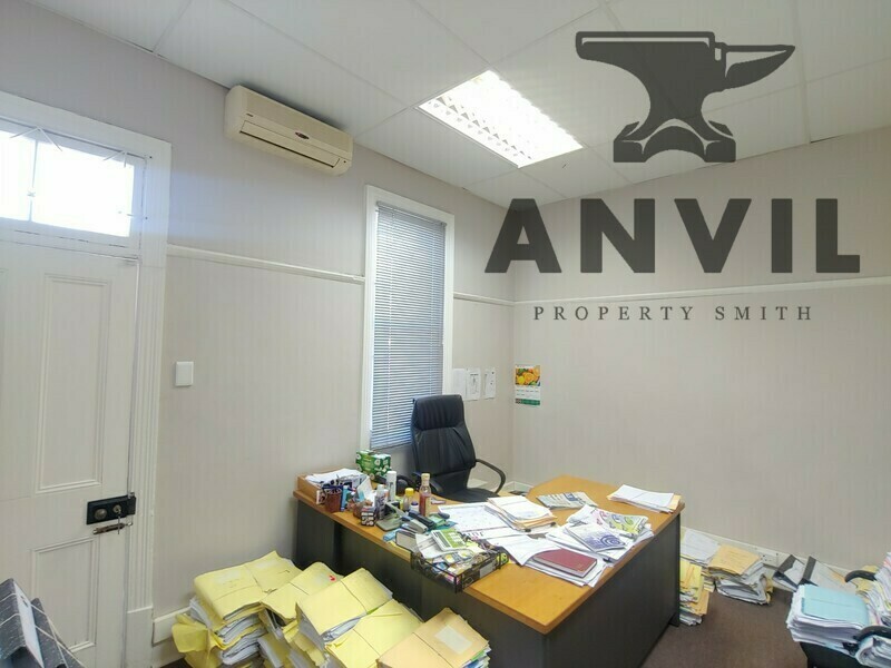 100 Cape Road, Mill Park, Port elizabeth - Front and Back Building, 353m2 property image 6