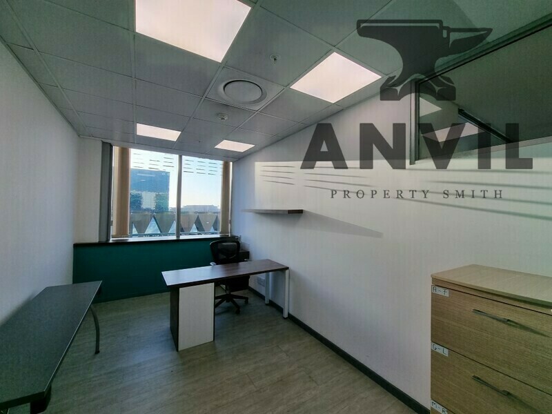 Convention Tower, Corner Heerengracht and Walter Sisulu Aveune - 8th Floor Unit property image 11