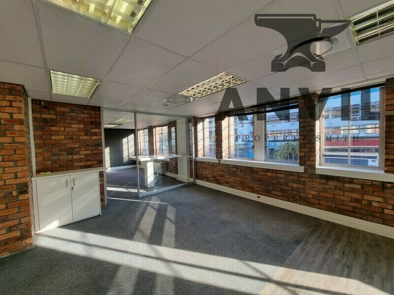 Sovereign Quays ,34 Somerset Road - 1st Floor Foyer B Ex Top Employers property image 5