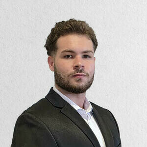 Ewan Sharp, Commercial Property Broker